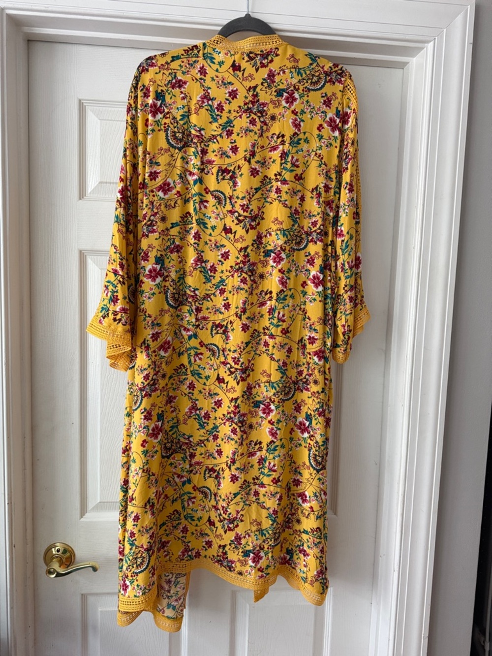 Belle Du Jour Yellow Floral Kimono - Picture 4 of 6